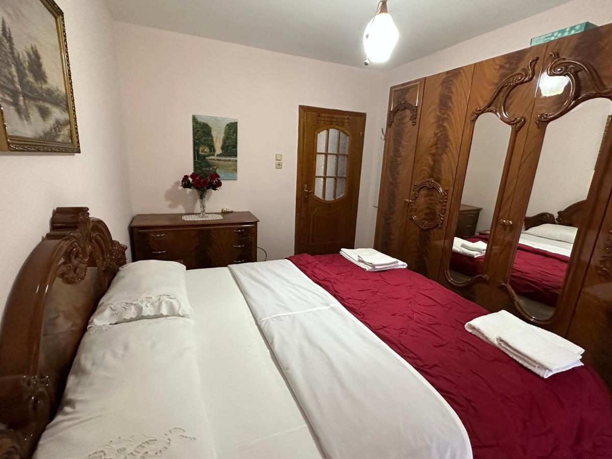 Hoxha House Hotel Kruje Bagian luar foto